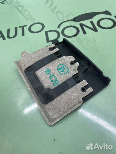 Накладка крышки багажника Volkswagen Touareg 7L