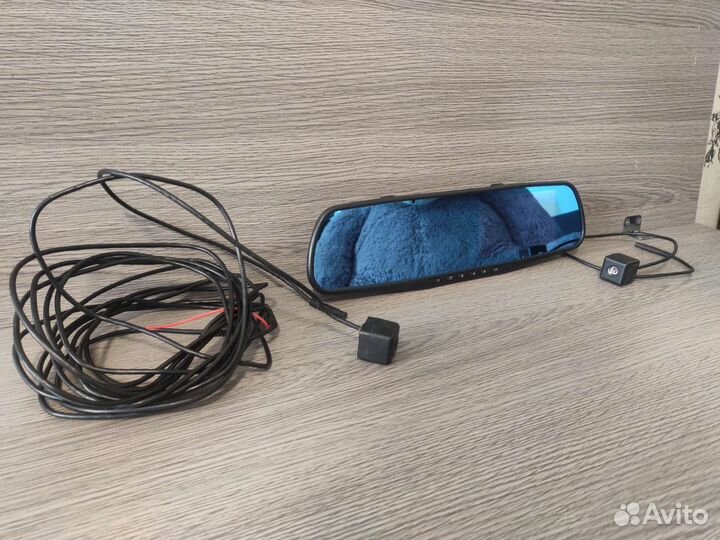 Зеркало заднего вида с регистратором