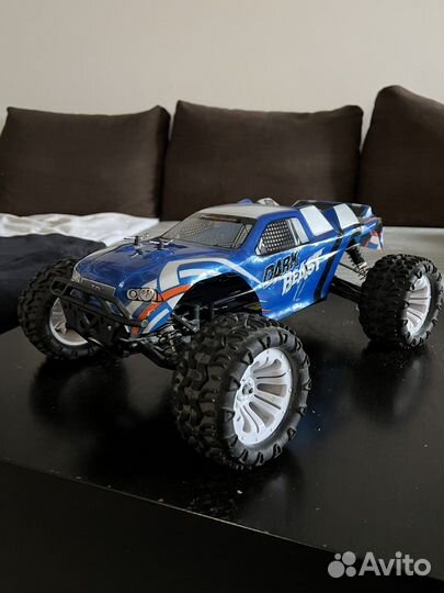 Машина на радиоуправлении 1:10