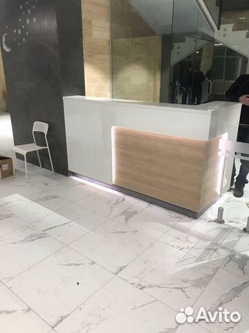 Стойка ресепшен