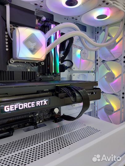Монстр в белом обличии на i7-12700f/3060ti и DDR5