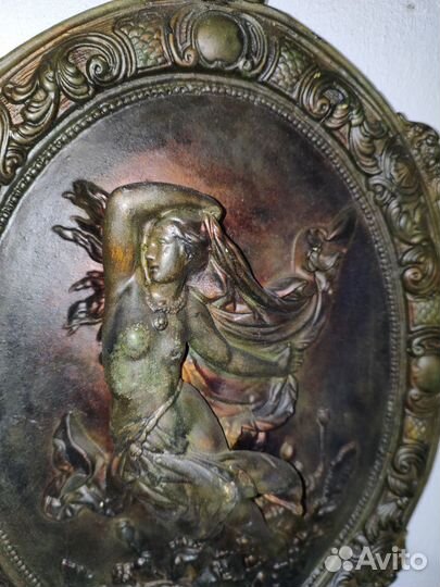 Гипсовый барельеф нимфа