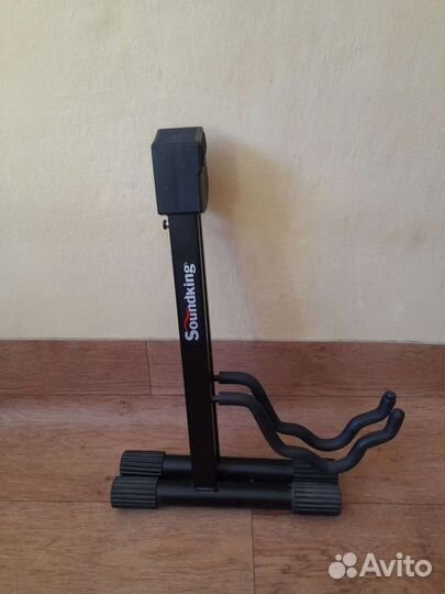 Напольная стойка для гитары