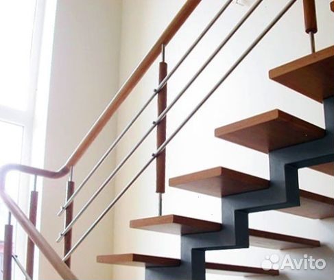 Каркас из метала Лестницы на Ломанном Косоуре в До