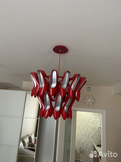 Люстра из туфель (Cristal Lux Tiffany SP7 Rosso)