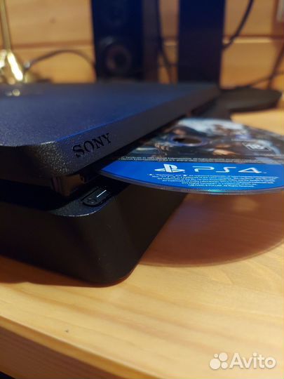 Sony playstation 4 slim 1tb + 3 игры