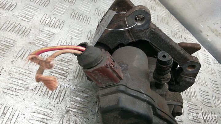 Суппорт задний левый Audi Q5 8R 2011