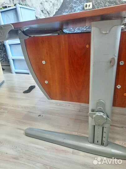 Продам письменный стол