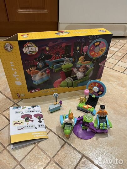 Конструктор в стиле lego