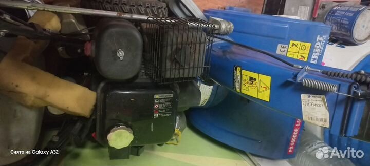Продам снегоуборщик