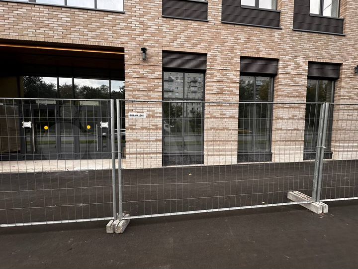 Первая линия, высокий трафик, 56.17 м²