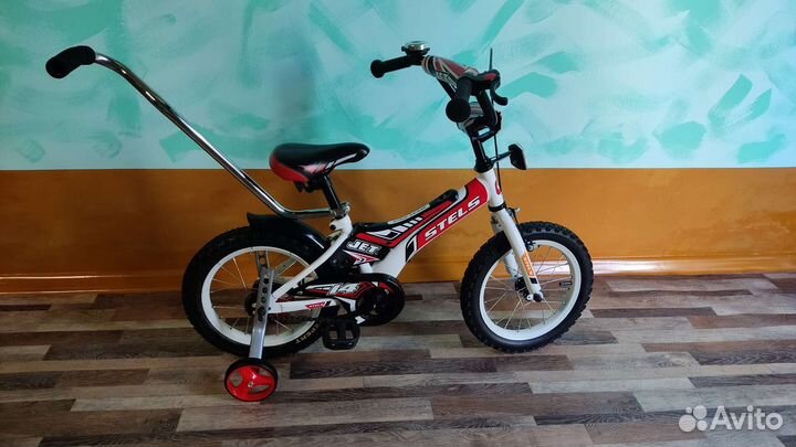 Детский велосипед Stels и самокат
