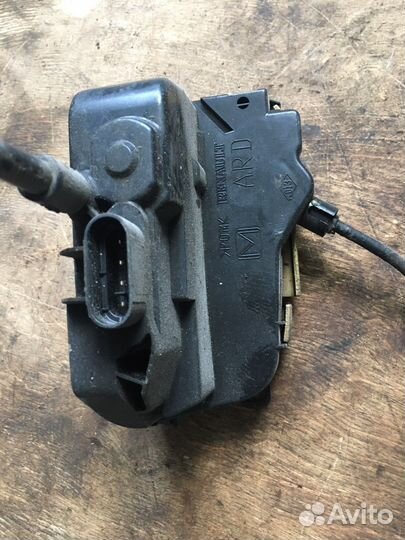 Замок двери задней правой Renault Laguna 2