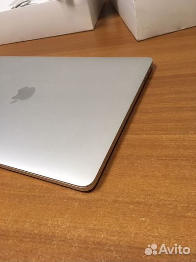 MacBook Pro 13 silver 512gb