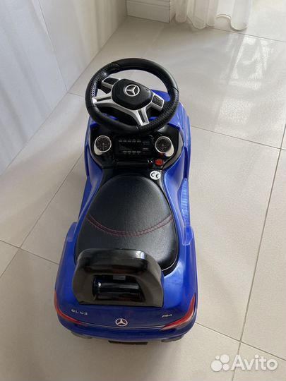 Машинка толокар с ручкой