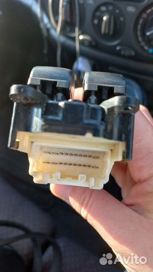 Пульт управления стеклоподъёмниками