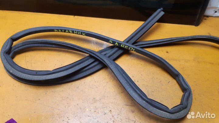 Уплотнитель багажника Renault Logan LS0G D4D