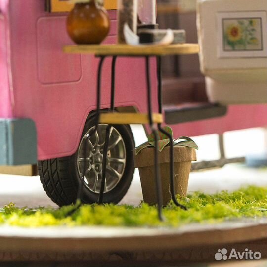 Домик на колесах Happy Camper (Rolife)