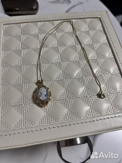 Золотая подвеска usa