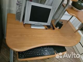 Компьютерный стол
