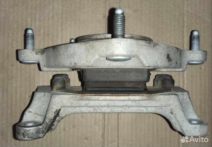 Подушка кпп Mercedes C-class