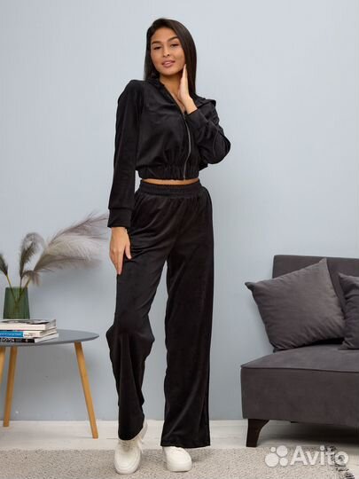 Велюровый спортивный костюм новый