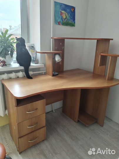 Компьютерный стол