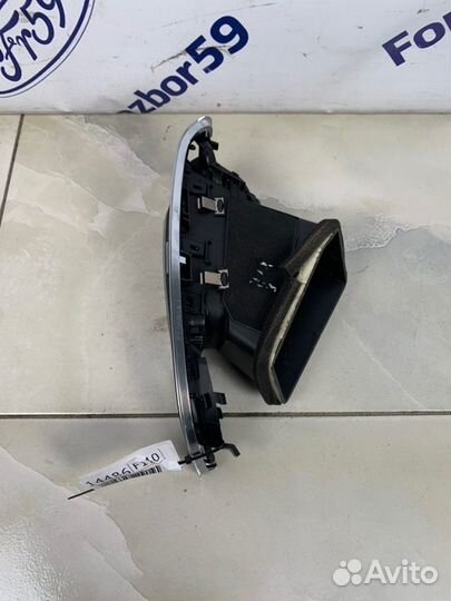 Дефлектор торпеды воздушный правый Ford Focus 3