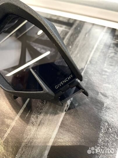 Очки Givenchy