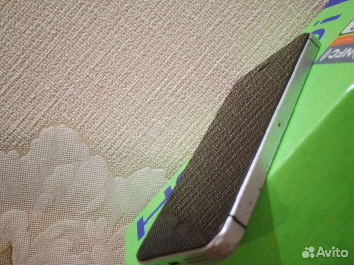 iPhone SE, 32 ГБ
