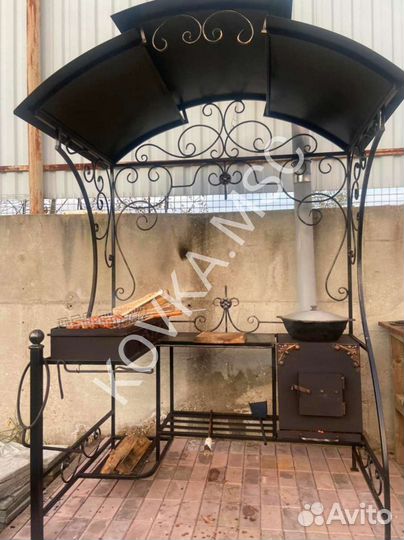 Мангал с крышей