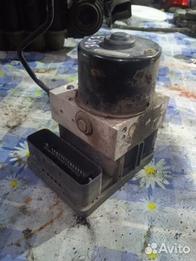 Блок ABS Volkswagen Golf