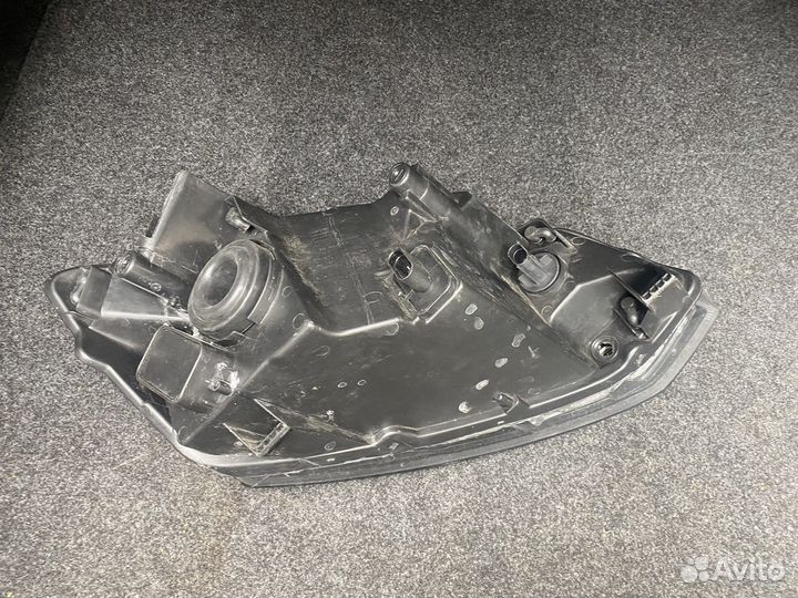 Фара volkswagen polo левая