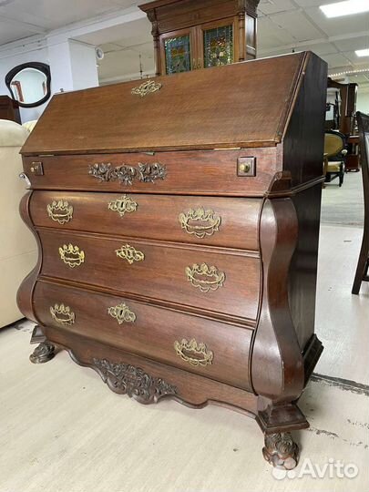 Старинный секретер