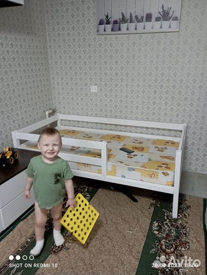 Детская кроватка 