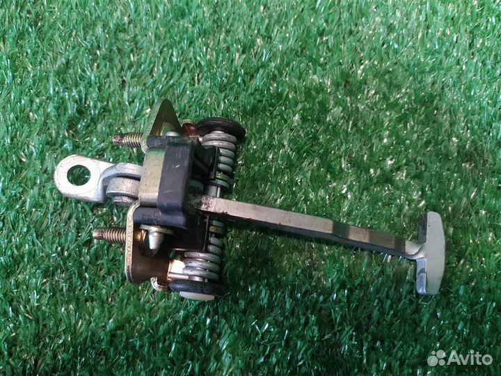 Ограничитель двери задней правой Peugeot 307 (3H)