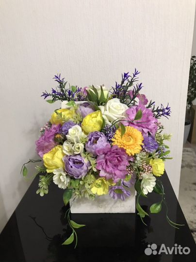 Композиции из искусственных цветов