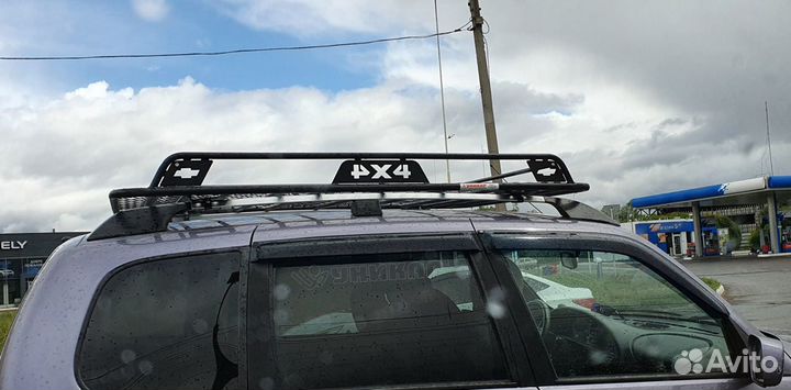 Багажник экспедиционный с бортами на Шевроле Нива