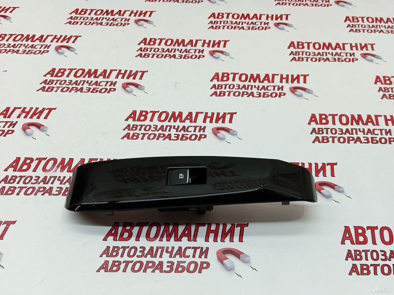 Кнопка стеклоподъёмника задняя левая Камри 70