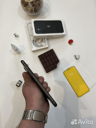 iPhone 11, 64 ГБ