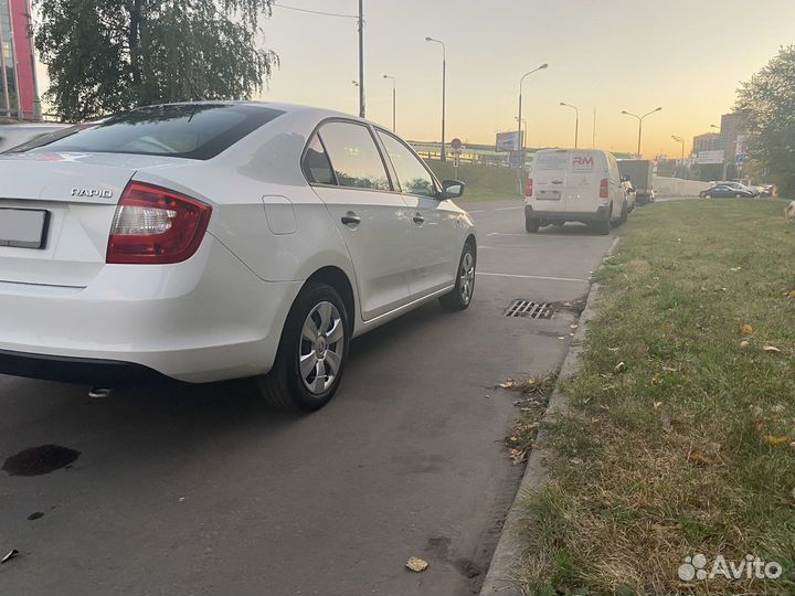 Skoda Rapid 1.6 AT, 2016, 269 000 км
