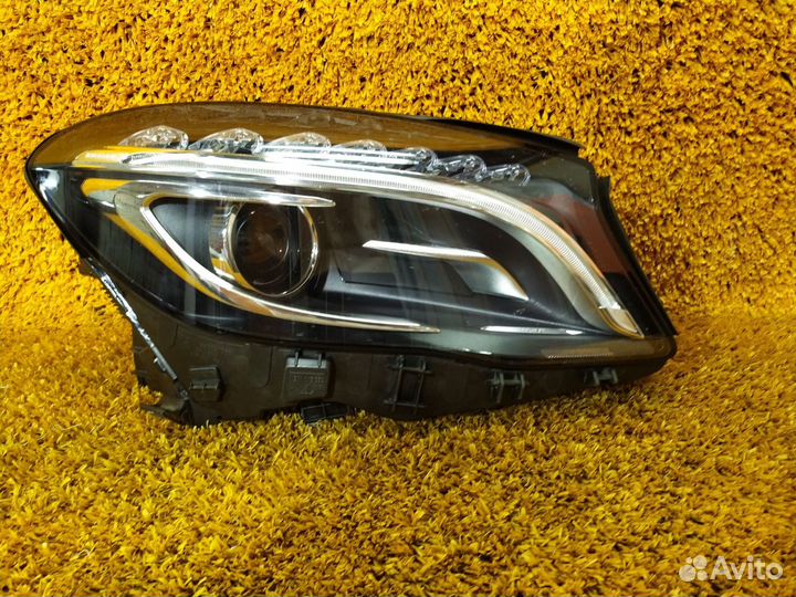 Фара правая Mercedes Gla-Class X156 2013-2017