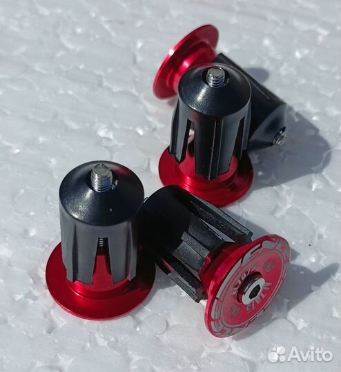 Флягодержат, сумка, грипсы, заглушки - Новые