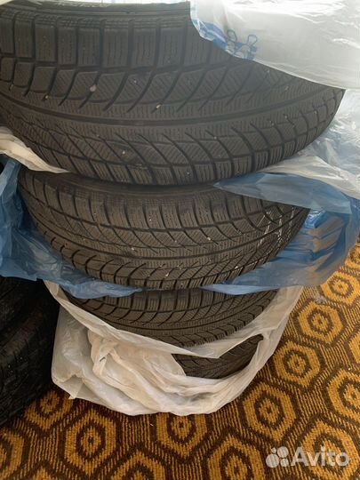 Westlake SW608 235/45 R18