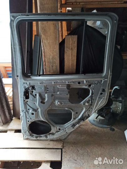 Дверь боковая задняя правая Nissan cube z10