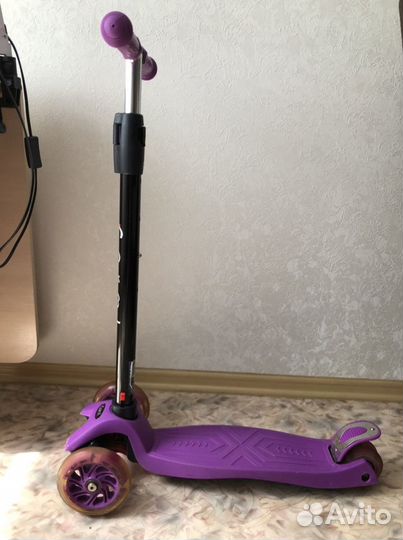 Самокат трехколесный color