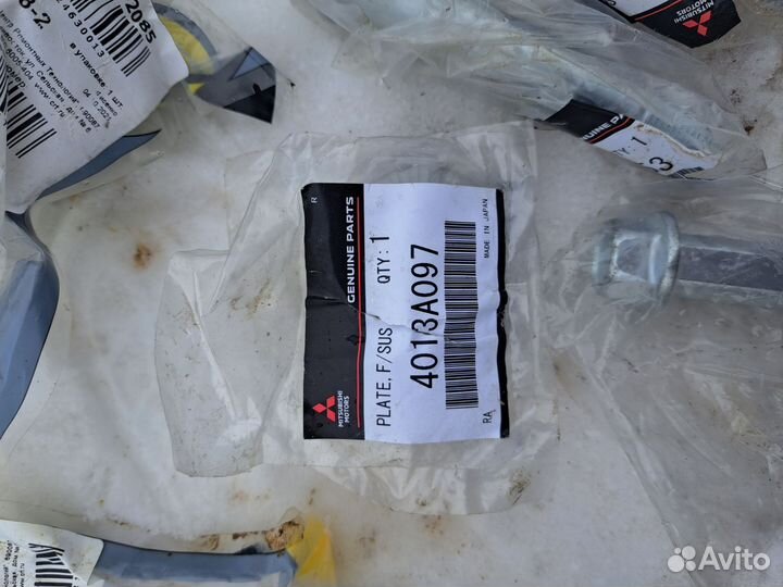 Набор сайлентблоков mitsubishi pajero 4