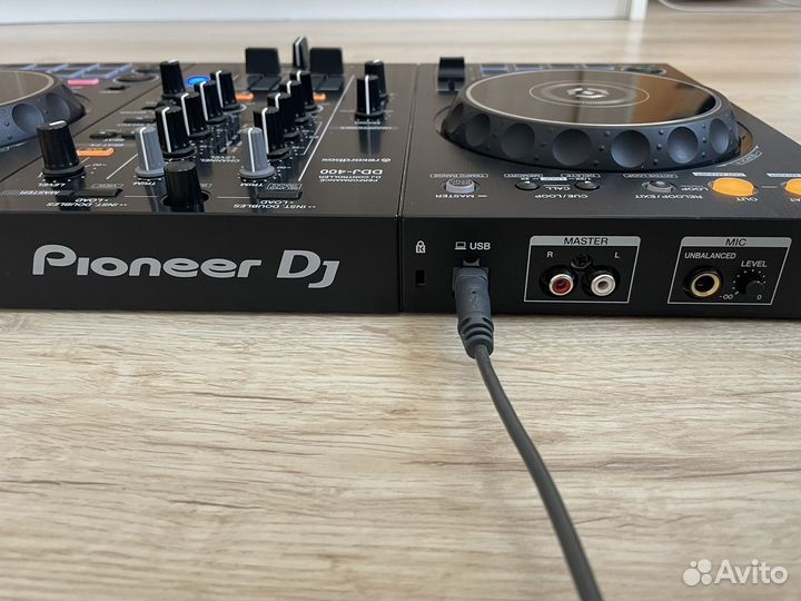 Pioneer DDJ-400 dj контроллер