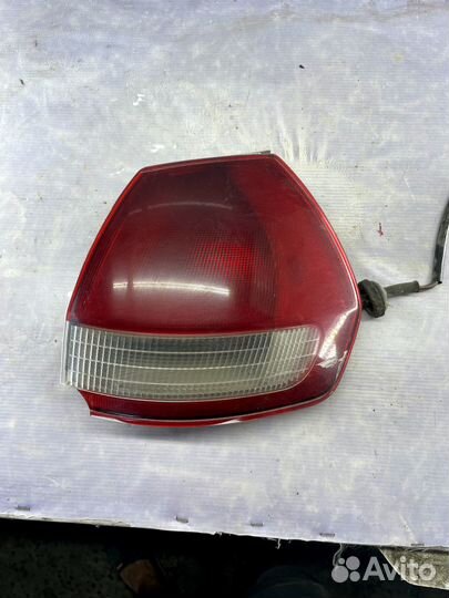 Стоп сигнал задний правый Nissan Wingroad