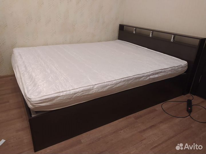 Кровать двуспальная 180х200